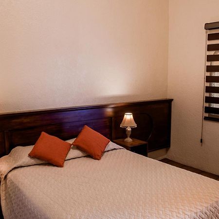 Hotel Villa Espanola Guatemala City Exterior photo