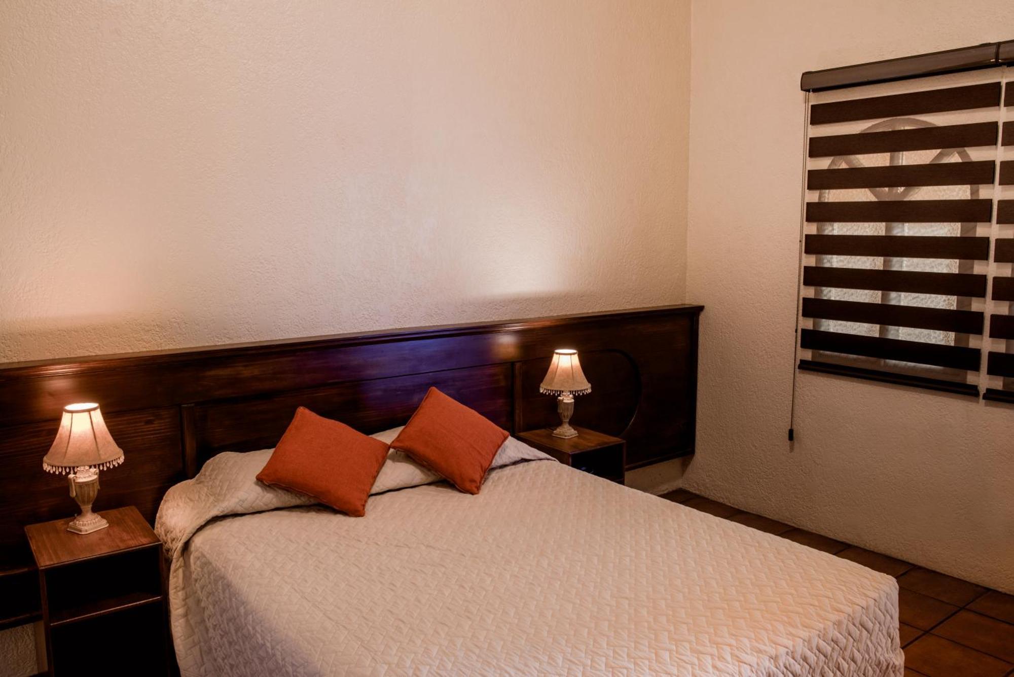 Hotel Villa Espanola Guatemala City Exterior photo