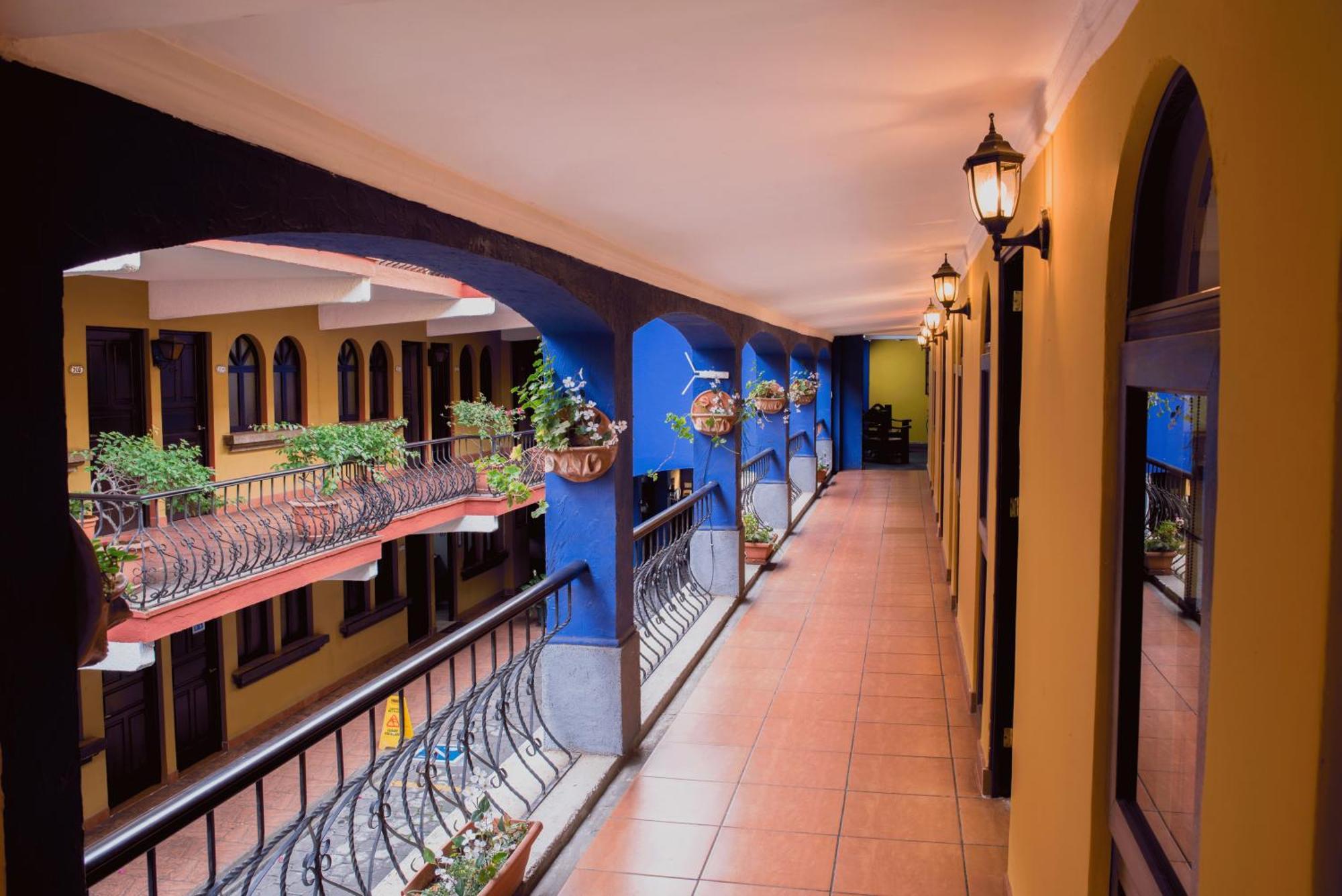 Hotel Villa Espanola Guatemala City Exterior photo